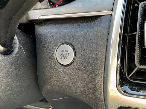 Used 2022 Kia Sorento SX image 17