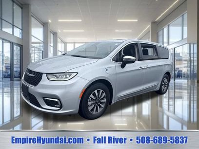 Used 2023 Chrysler Pacifica Limited