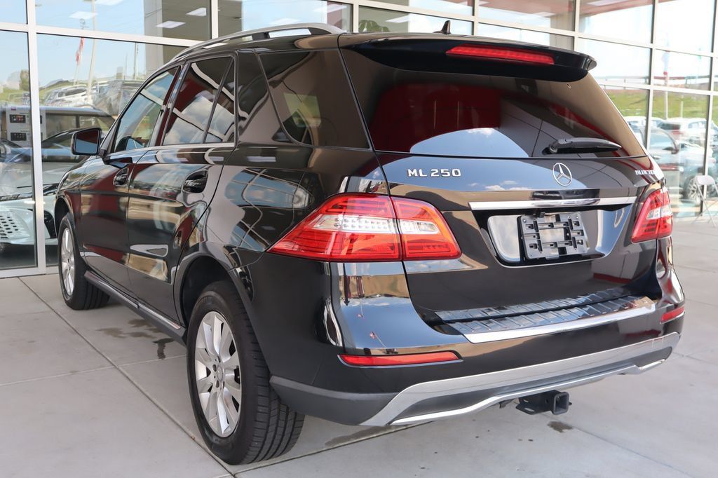 Used 2015 Mercedes-Benz ML 250 BlueTEC 4MATIC image 6