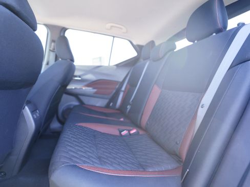 Used 2023 Nissan Kicks SR image 11