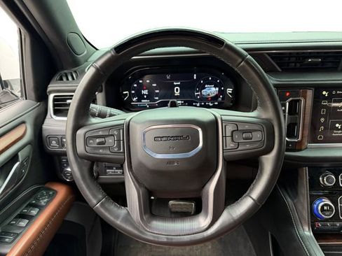 Used 2024 GMC Yukon XL Denali Ultimate image 13