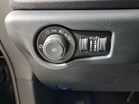 New 2026 Chrysler Pacifica Limited image 13