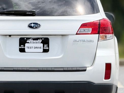 Used 2013 Subaru Outback 2.5i Limited AWD/4WD image 17