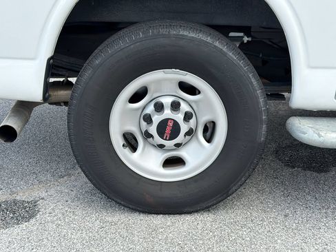 Used 2024 GMC Savana 2500 w/ Driver Convenience Package RWD image 16