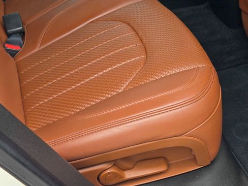 Used 2021 Maserati Levante GranLusso image 20