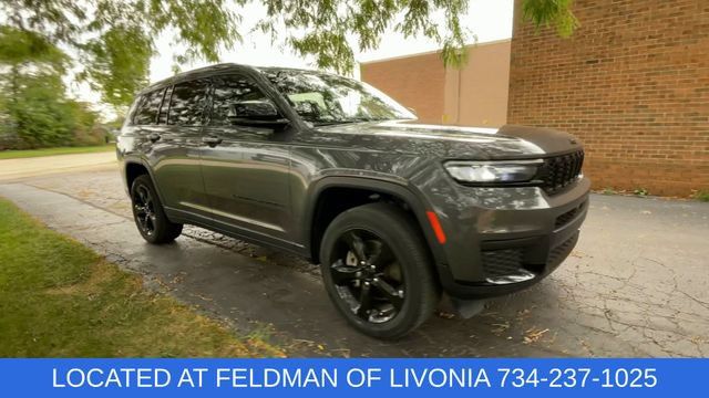 Used 2023 Jeep Grand Cherokee L Laredo AWD/4WD image 2