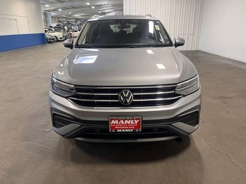 Used 2024 Volkswagen Tiguan SE image 8