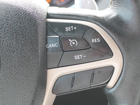 Used 2016 Jeep Grand Cherokee Limited w/ Trailer Tow Group IV image 26