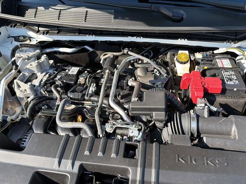 Used 2025 Nissan Kicks SV FWD image 32
