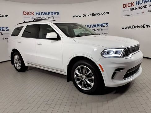 Used 2022 Dodge Durango SXT w/ Trailer Tow Group IV AWD/4WD image 3