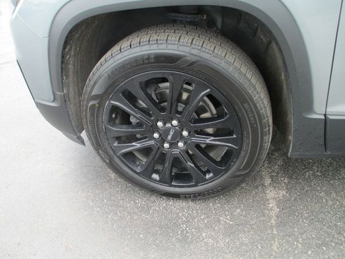 Used 2023 GMC Acadia SLT w/ Elevation Edition AWD/4WD image 14