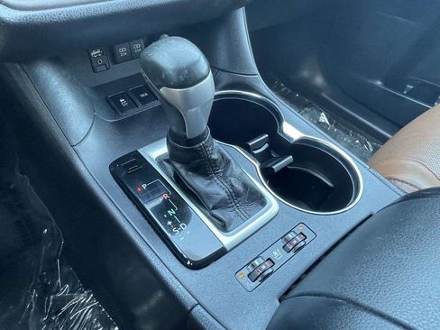 Used 2018 Toyota Highlander Limited AWD/4WD image 39