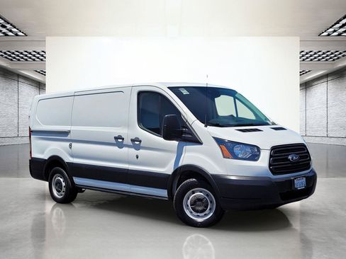 Used 2019 Ford Transit 150 130 Low Roof RWD image 2