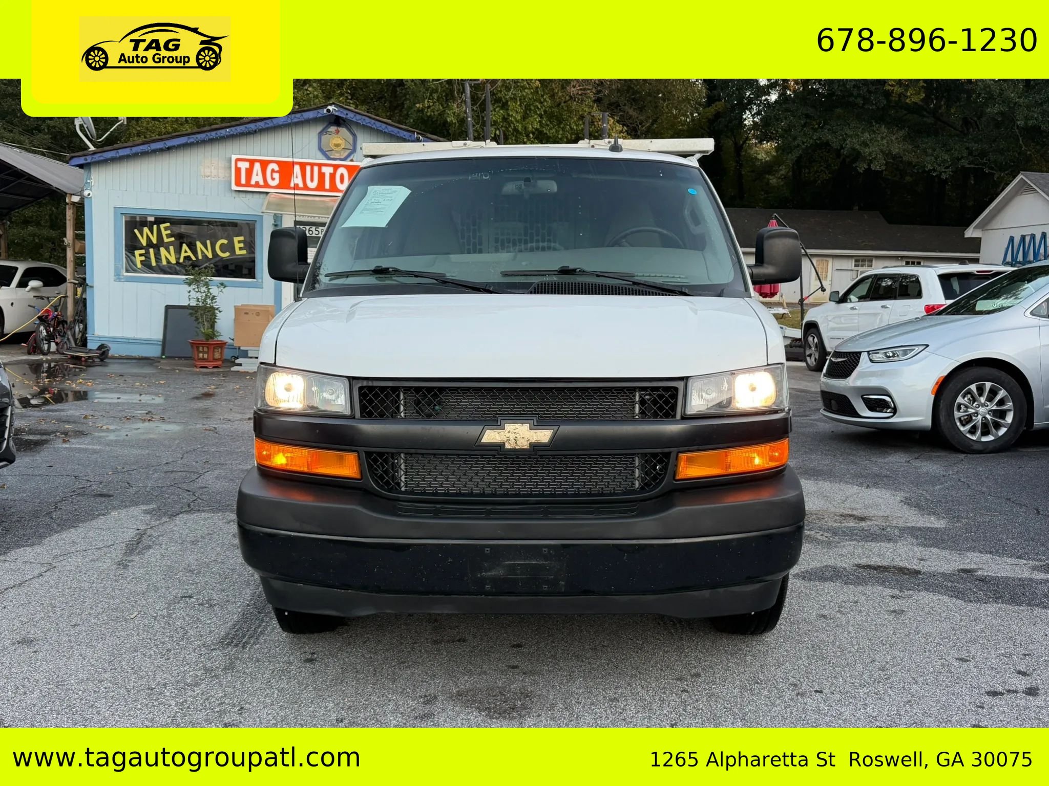 Used 2023 Chevrolet Express 2500 w/ Driver Convenience Package RWD image 2