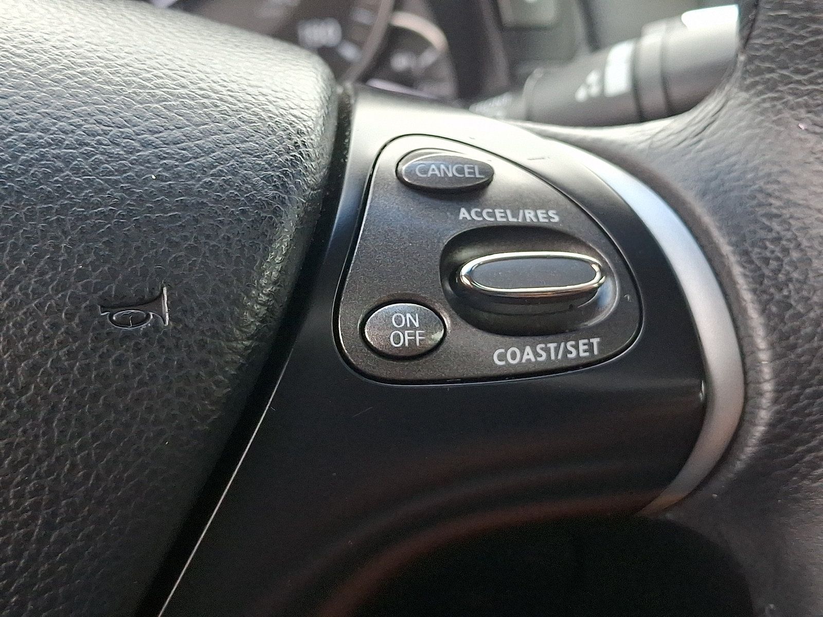 Used 2015 INFINITI Q70 3.7 AWD/4WD image 26
