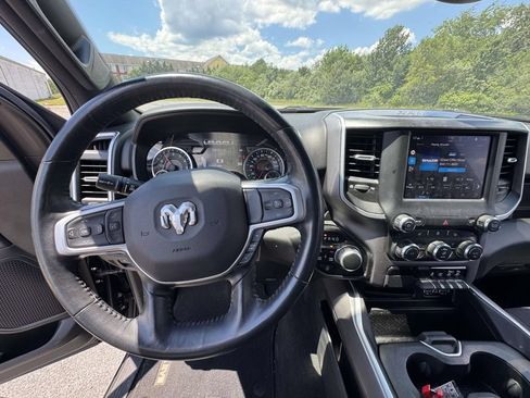 Used 2022 RAM 1500 Big Horn AWD/4WD image 2