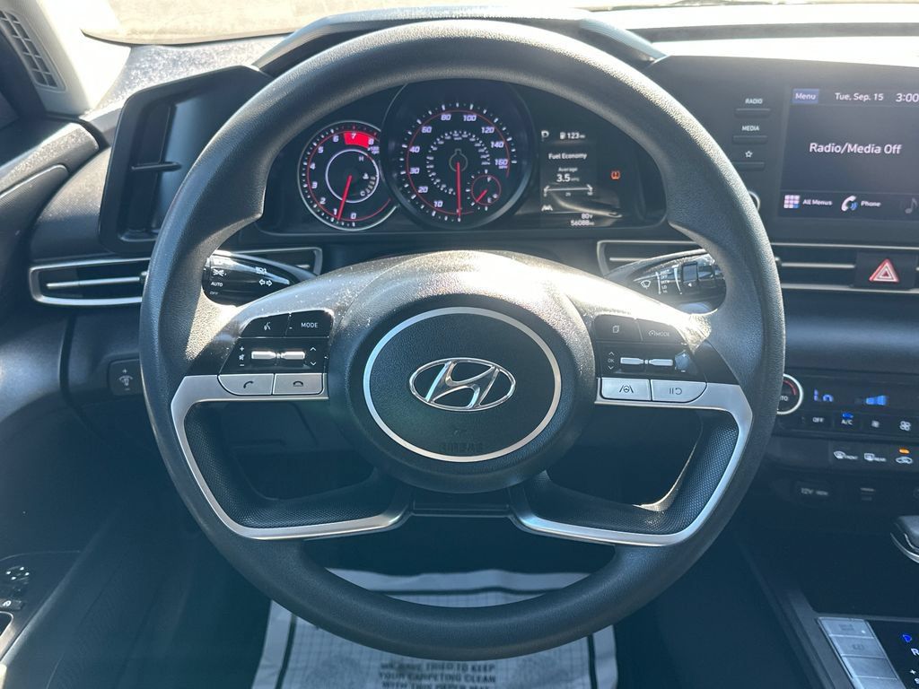 Used 2022 Hyundai Elantra SEL FWD image 27