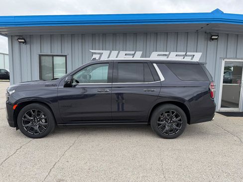 Used 2024 Chevrolet Tahoe High Country AWD/4WD image 1
