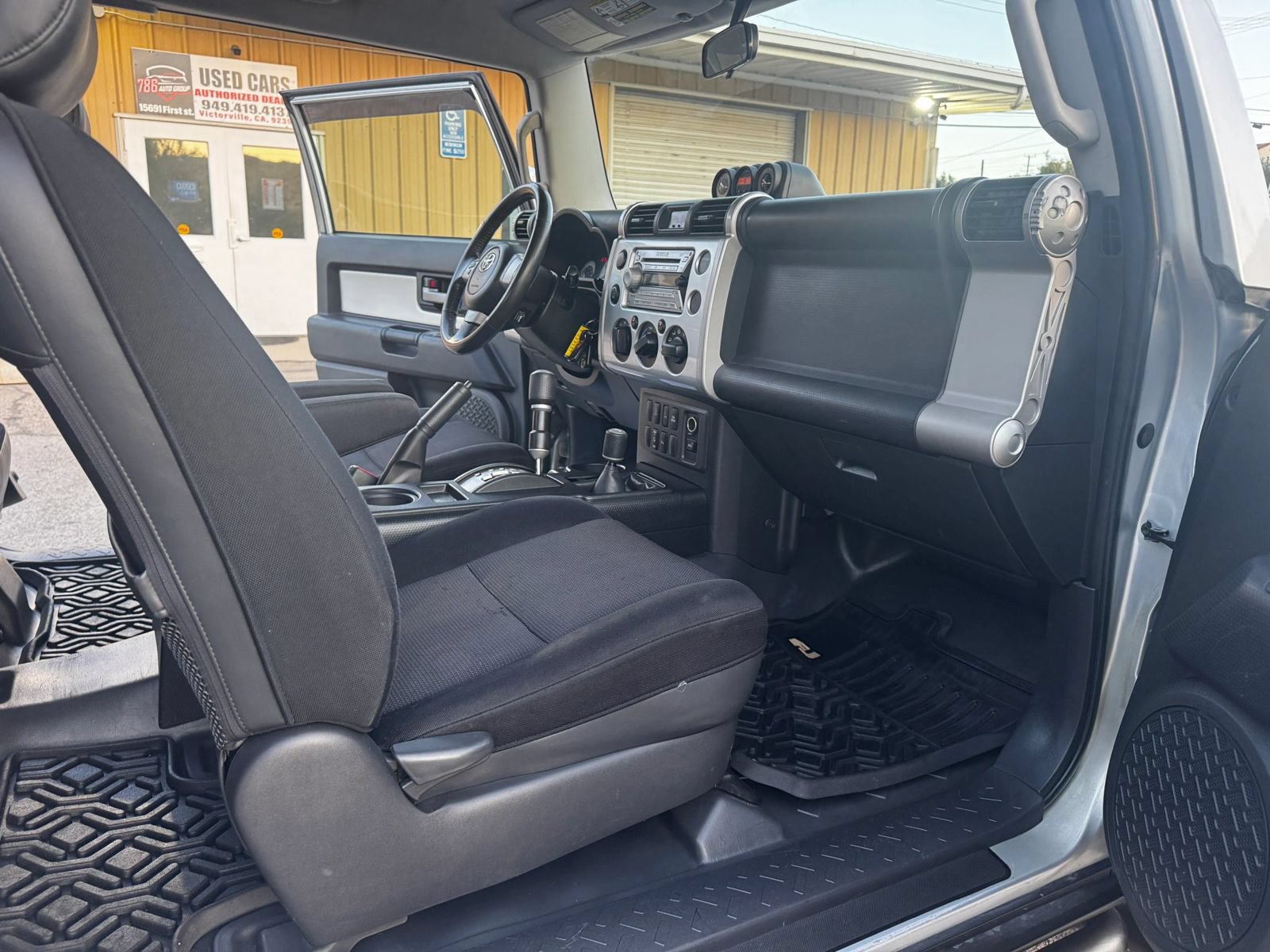 Used 2007 Toyota FJ Cruiser 4WD w/ Upgrade Pkg 2 image 7