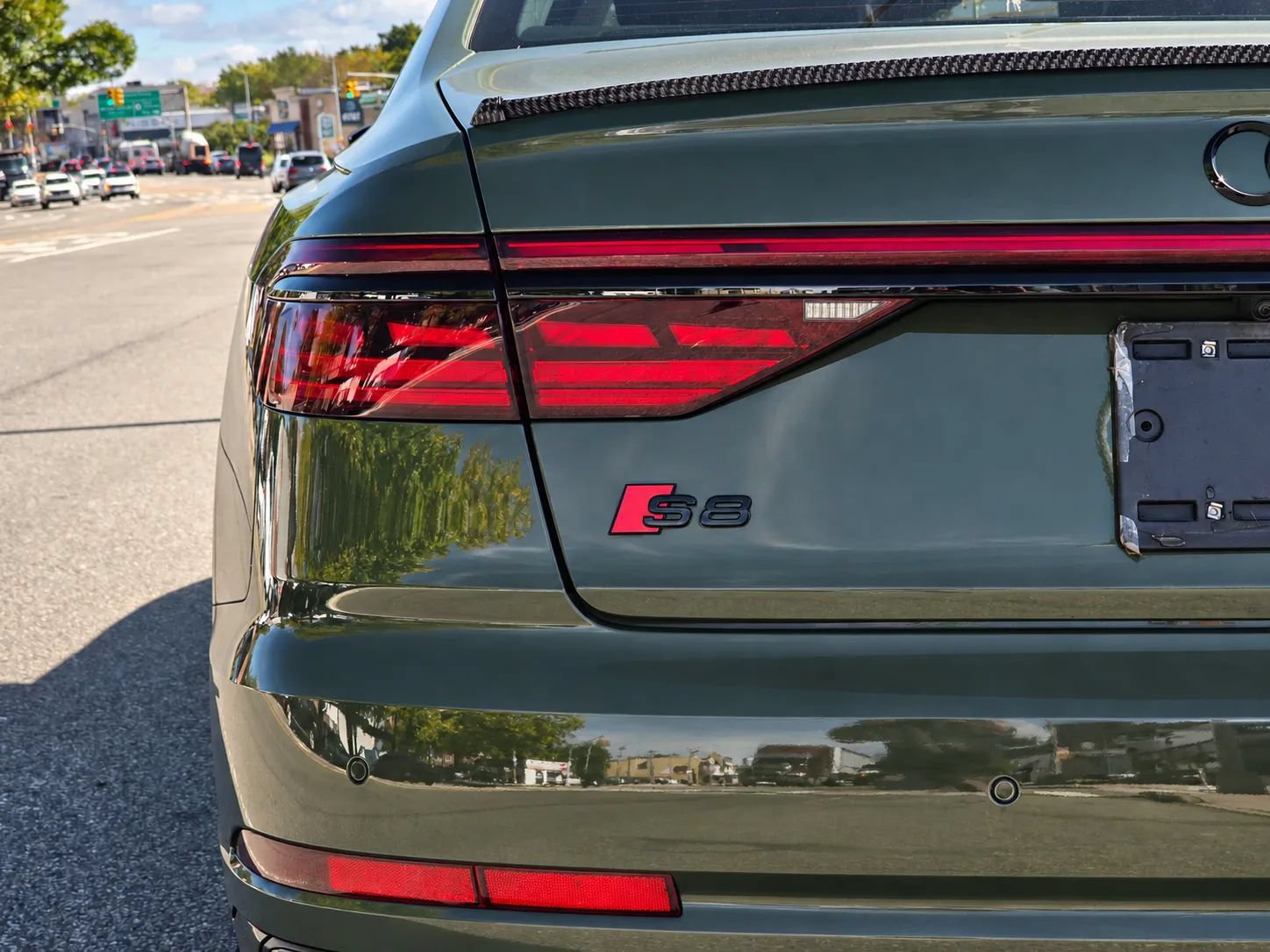 Used 2023 Audi S8 w/ S8 Comfort Plus Package AWD/4WD image 11