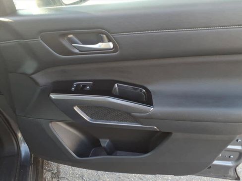 Certified 2024 Nissan Pathfinder SL image 25