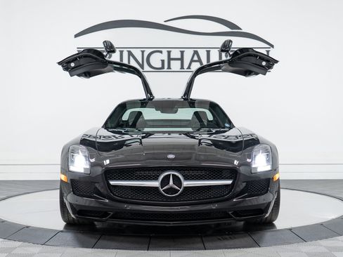 Used 2011 Mercedes-Benz SLS AMG Coupe image 30