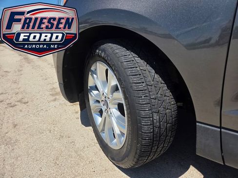 Used 2020 Ford Edge Titanium AWD/4WD image 9