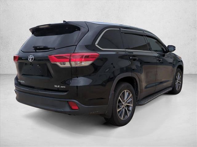 Used 2019 Toyota Highlander XLE AWD/4WD image 5