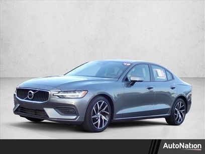 Used 2019 Volvo S60 T6 Momentum w/ Multimedia Package