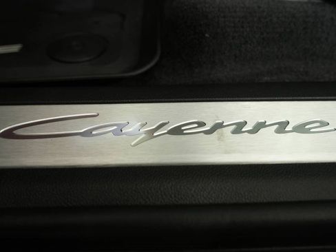 Certified 2025 Porsche Cayenne image 33