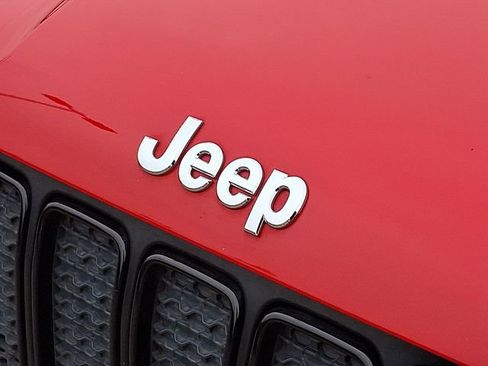 Used 2021 Jeep Renegade Sport image 30
