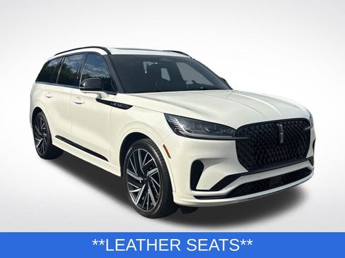 Certified 2025 Lincoln Aviator Black Label w/ Jet Appearance Package AWD/4WD image 8
