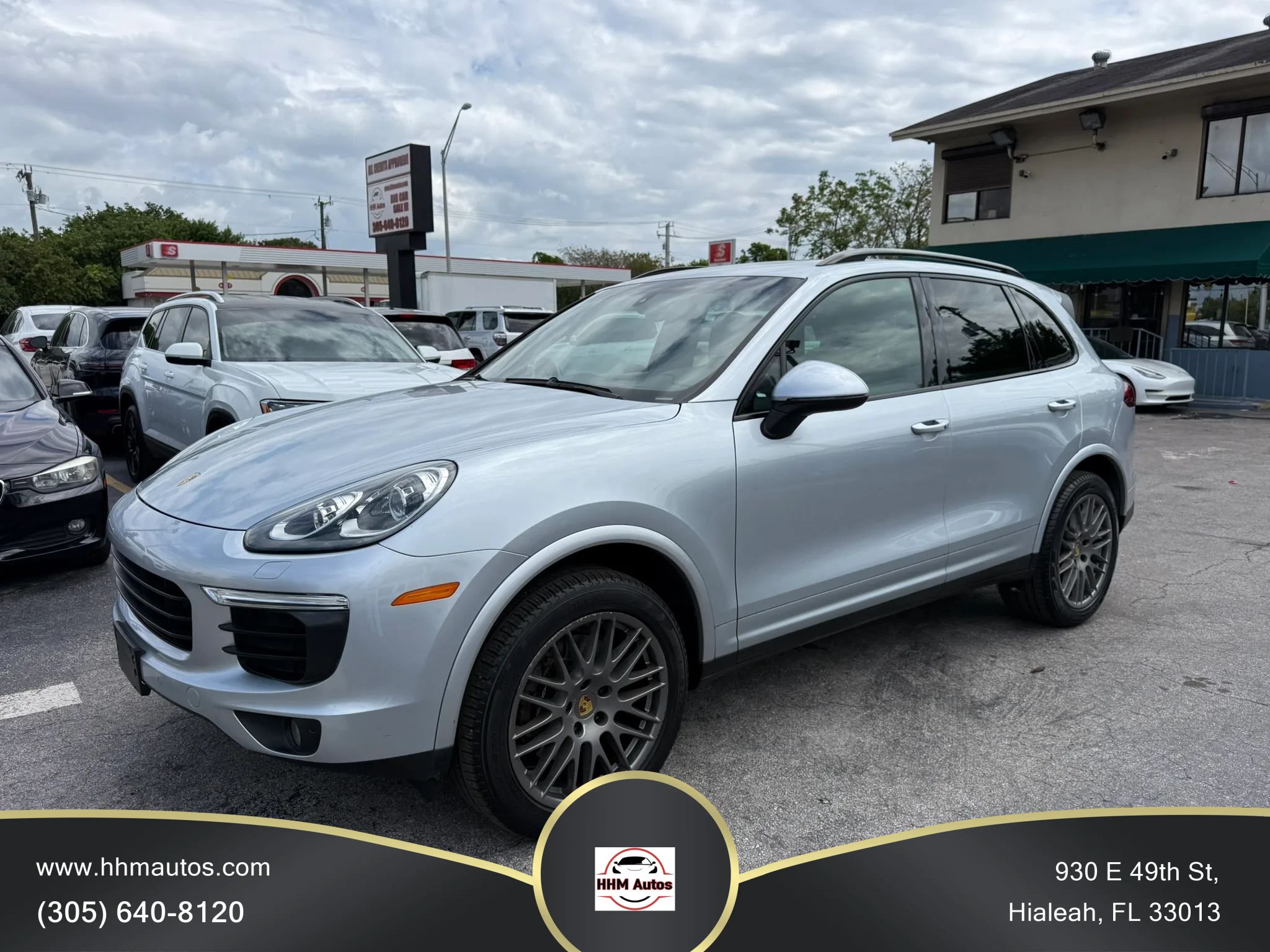 Used 2017 Porsche Cayenne Platinum Edition AWD/4WD image 1