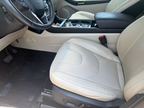 Used 2020 Ford Edge Titanium w/ Equipment Group 301A FWD image 13