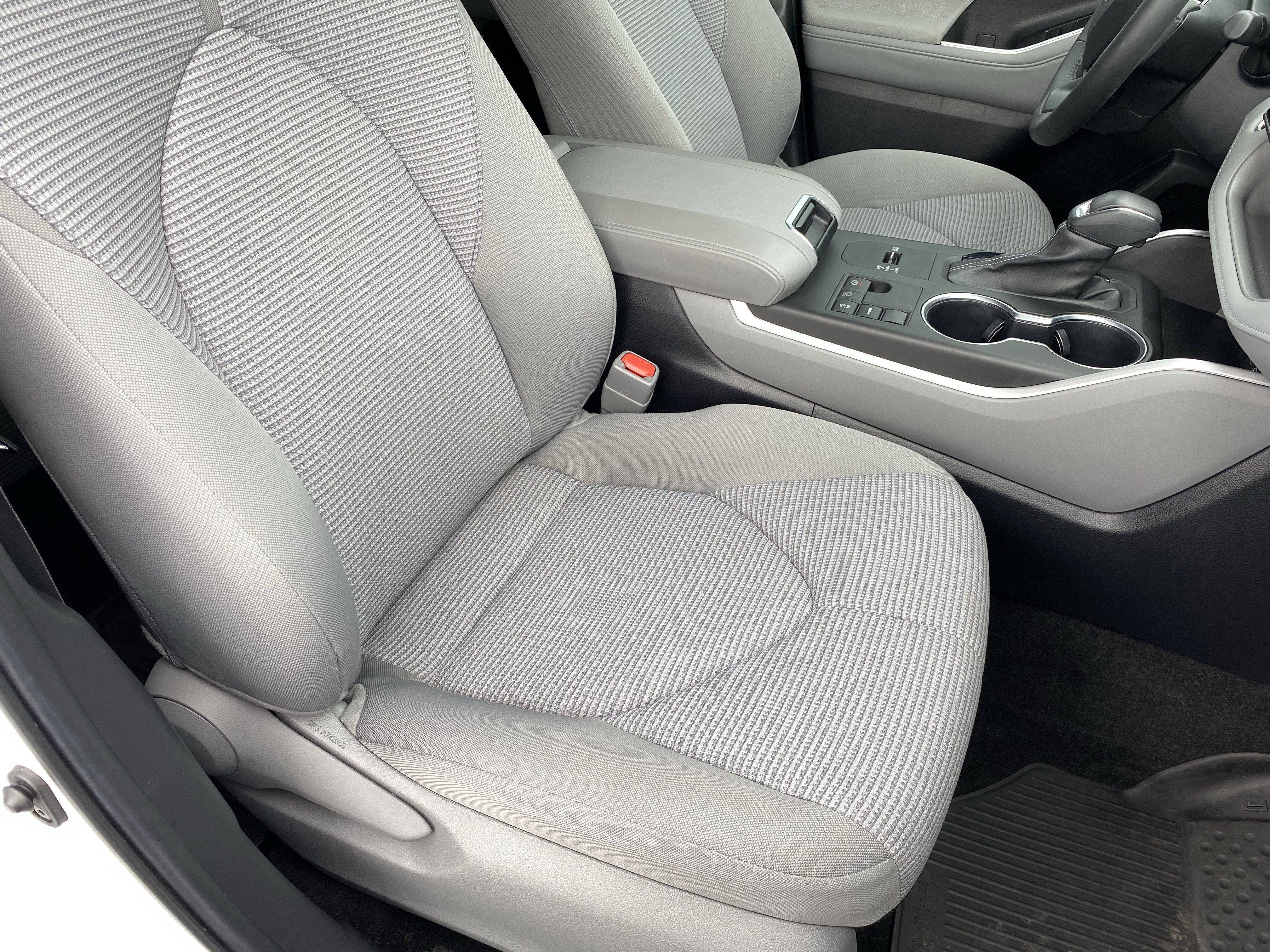 Used 2024 Toyota Highlander LE FWD image 10