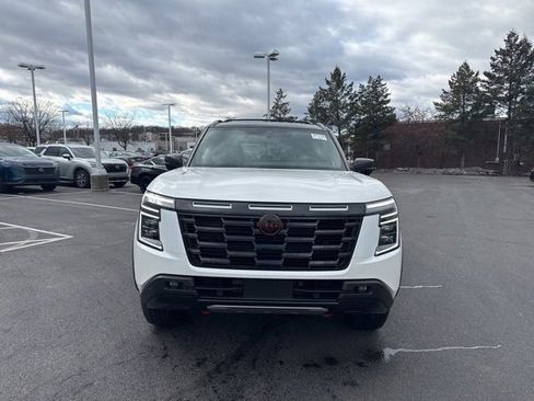 Used 2025 Nissan Armada PRO-4X w/ Pro-4X Premium Package image 2