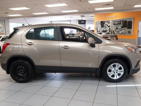 Used 2018 Chevrolet Trax LS w/ LPO, Protection Package FWD image 12