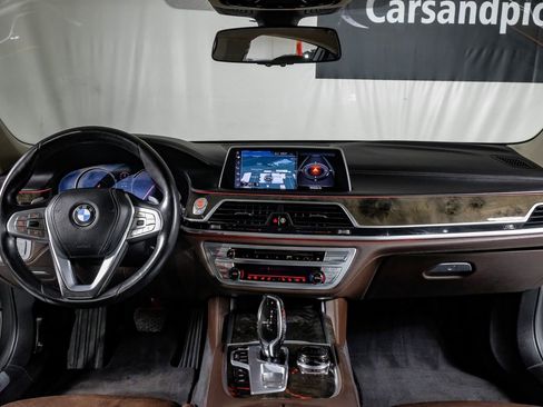 Used 2017 BMW 740i xDrive image 14