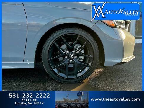 Used 2025 Honda Civic Sport image 9