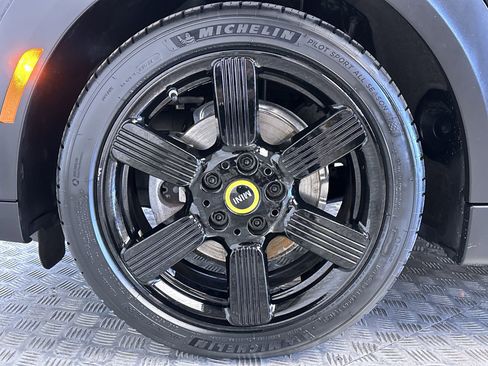 Certified 2024 MINI Cooper SE image 27