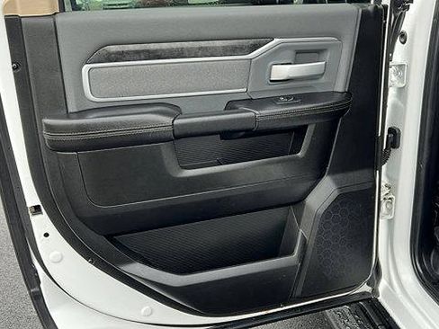 Used 2019 RAM 2500 Big Horn image 15