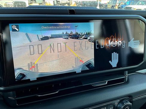 New 2025 Jeep Gladiator Sport w/ Premium Package image 29