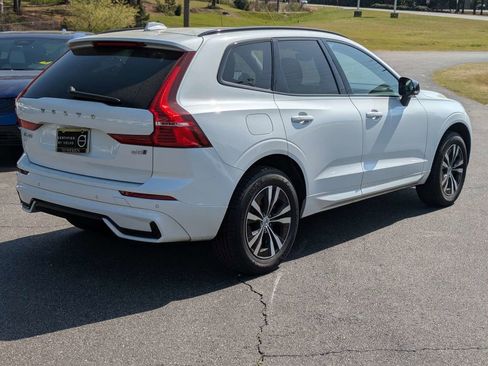 Used 2024 Volvo XC60 B5 Core AWD/4WD image 5
