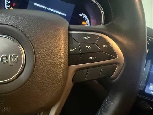 Certified 2021 Jeep Grand Cherokee Laredo X image 29