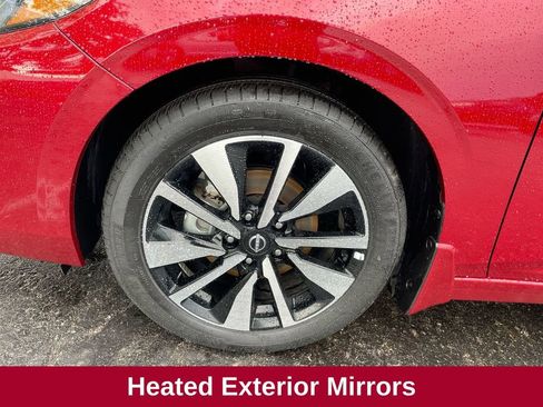 Used 2024 Nissan Sentra SV w/ SV Premium Package image 21