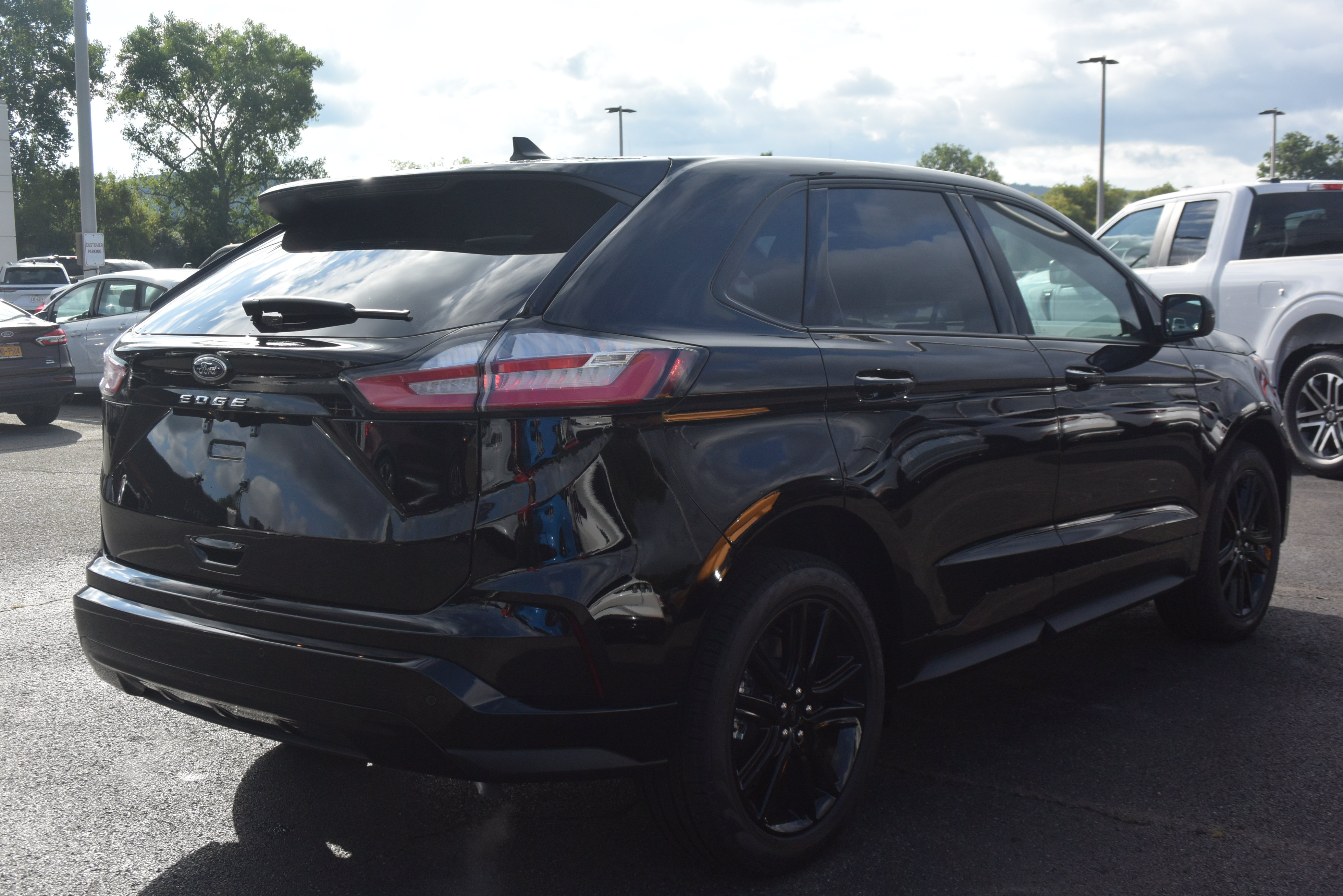 Used 2024 Ford Edge ST-Line AWD/4WD image 6