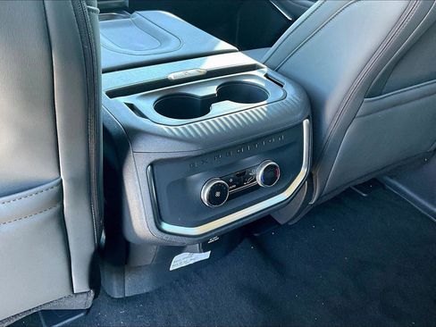 New 2025 Ford Expedition Active image 16