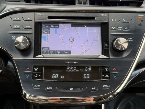 Used 2016 Toyota Avalon Touring FWD image 32