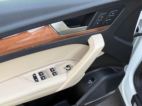 Used 2021 Audi Q5 Premium Plus w/ Premium Plus Package image 21