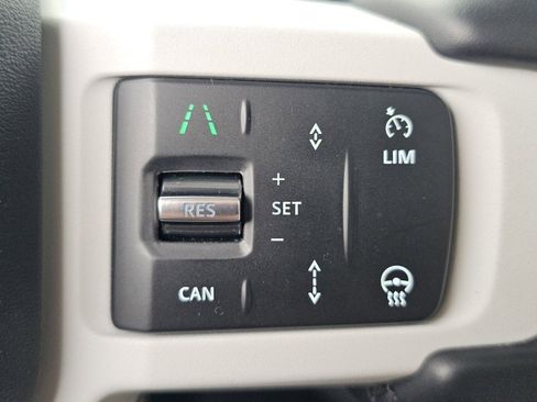 Used 2025 Land Rover Defender 110 S image 12